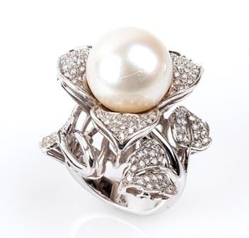 Anello in oro, perla australiana e diamanti ...