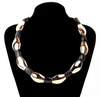 Collana in oro ed ebano, manifattura VHERNIER MILANO...