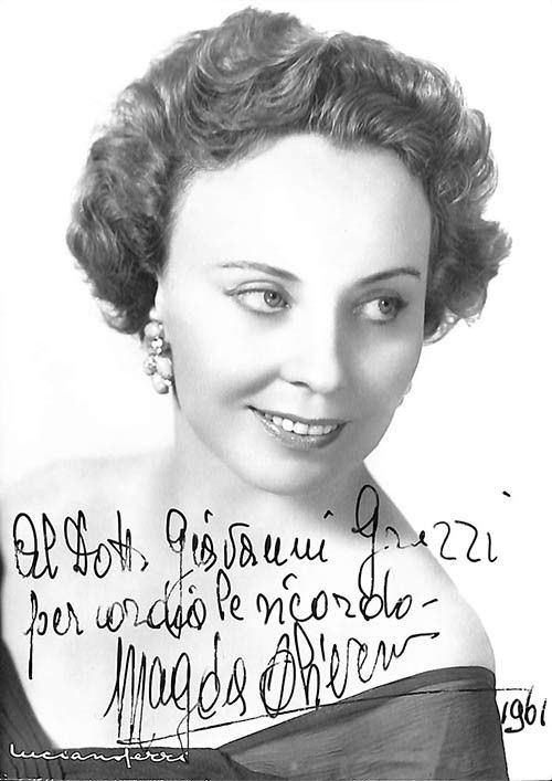 Magda Olivero (Saluzzo 1910 – Milano 2014) ...  - Asta Grandi cantanti d'opera: la collezione La Guardia di fotografie con autografo (1890 - ‘2000) - Bertolami Fine Art - Casa d'Aste