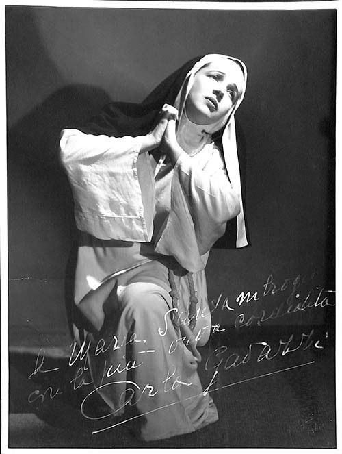 Fotografia...  - Auction Grandi cantanti d'opera: la collezione La Guardia di fotografie con autografo (1890 - ‘2000) - Bertolami Fine Art - Casa d'Aste