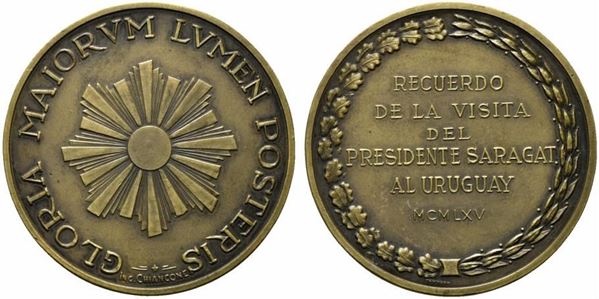 URUGUAY. Medaglia 1965 ricordo della visita del Presidente Saragat. AE ( 63,7 g...