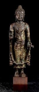 BUDDHA STANTE IN BRONZO
Thailandia, XX secolo...  - Auction MARIA PIA E AMINTORE FANFANI - Bertolami Fine Art - Casa d'Aste