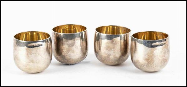 Quattro bicchieri da barca in argento 925/1000 - 1979, argentiere BVLGARI...  - Auction MARIA PIA E AMINTORE FANFANI - Bertolami Fine Art - Casa d'Aste