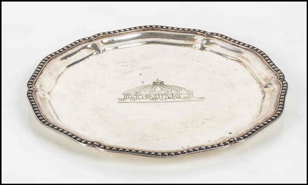 Salver in argento 900/1000 - Egitto, XX secolo...  - Asta MARIA PIA E AMINTORE FANFANI - Bertolami Fine Art - Casa d'Aste