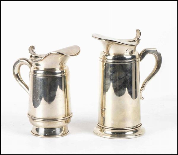 Due brocche thermos in argento 800/1000 - Italia XX secolo...
