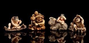 QUATTRO NETSUKE IN AVORIO
Giappone, periodo Meiji...