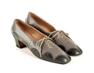 VALENTINO BOUTIQUE MADE BY DAL CO’
SCARPA IN PELLE VINTAGE
...