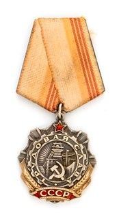 URSS ordine della Gloria del Lavoro III classe
...  - Auction Fashion&Luxury, Memorabilia, Militaria, Medaglie e Ordini Cavallereschi - Bertolami Fine Art - Casa d'Aste