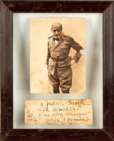 D'annunzio Gabriele (Pescara 1863-Gardone Riviera, Brescia, 1938) : Foto con dedica e firma  autografata...  - Auction Fashion&Luxury, Memorabilia, Militaria, Medaglie e Ordini Cavallereschi - Bertolami Fine Art - Casa d'Aste