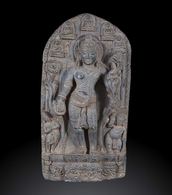 STELE IN SCISTO NERO CON PADMAPANI
India, Bihar, Pala, XI - XII secolo...  - Auction Arte asiatica e tribale - Bertolami Fine Art - Casa d'Aste