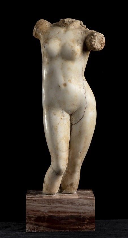 TORSO DI VENERE
Base di epoca romana con rilavorazioni posteriori
Marmo, alt. c...