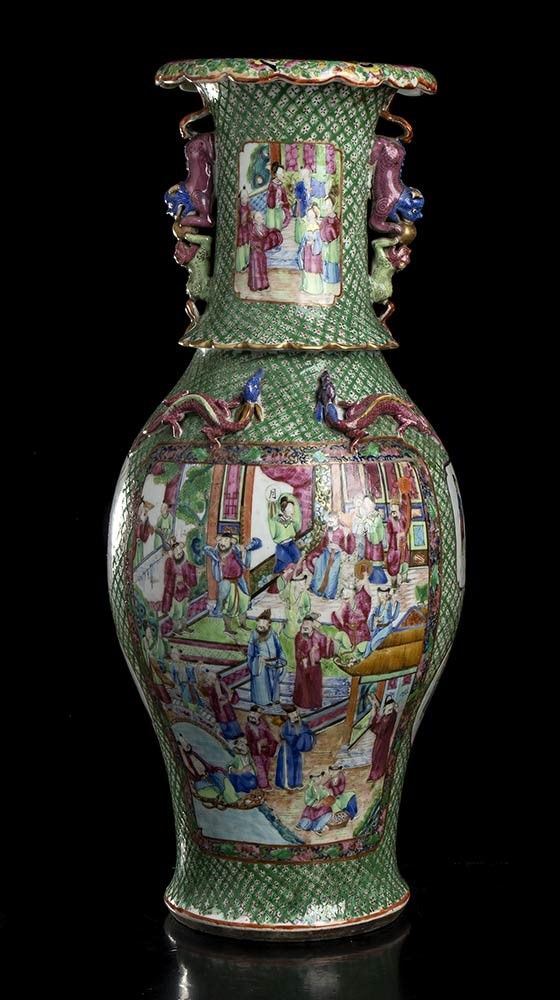 GRANDE VASO A BALAUSTRO IN PORCELLANA 'CANTON' CON DECORO POLICROMO
Cina, dinas...  - Asta Arte asiatica e tribale - Bertolami Fine Art - Casa d'Aste