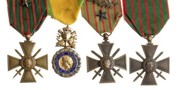 LOTTO DI TRE CROCI DI GUERRA ED UNA MEDAILLE MILITAIRE...  - Auction La collezione Clodomiro Tavani di medaglie, onorificenze e ordini cavallereschi - Bertolami Fine Art - Casa d'Aste