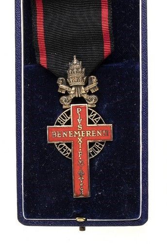 CROCE DI BENEMERENZA PER IL GIUBILEO DELLA REDENZIONE
...