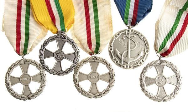 LOT OF FIVE MILITARY MEDALS...  (ORDINI E MEDAGLIE - ITALIA, REPUBBLICA...)  - SILVER METAL, 40 MM - Auction Militaria, Medals and Orders of Chivalry - Bertolami Fine Art - Casa d'Aste