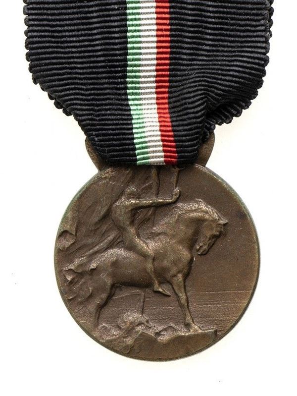 MEDAGLIA PER LE CAMPAGNE FASCISTE...  - Auction La collezione Clodomiro Tavani di medaglie, onorificenze e ordini cavallereschi - Bertolami Fine Art - Casa d'Aste