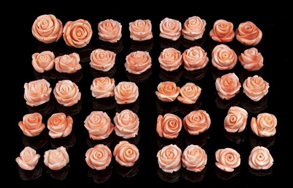 20 coppie di rose in corallo cerasuolo scolpito...