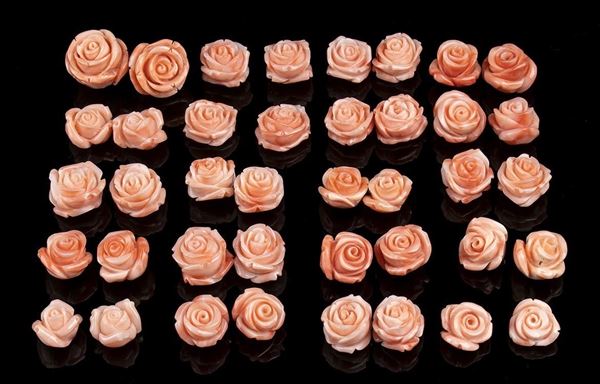 20 coppie di rose in corallo cerasuolo scolpito...