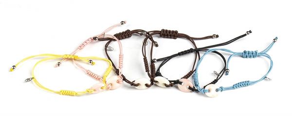 6 bracciali con corallo  ...