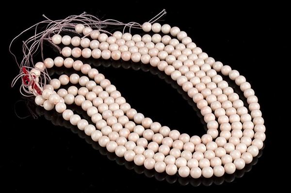 5 fili slegati di sfere di corallo rosa...  - Asta CORALLI, PERLE E CAMMEI: GIOIELLI E OGGETTI D’ARTE DALLA LIQUIDAZIONE DELL’AZIENDA MONDIAL CORAL DI TORRE DEL GRECO - Bertolami Fine Art - Casa d'Aste