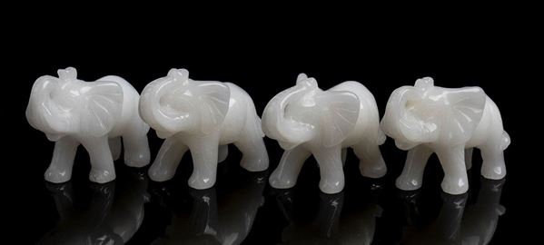4 sculture in quarzo bianco...  - Auction CORALLI, PERLE E CAMMEI: GIOIELLI E OGGETTI D’ARTE DALLA LIQUIDAZIONE DELL’AZIENDA MONDIAL CORAL DI TORRE DEL GRECO - Bertolami Fine Art - Casa d'Aste