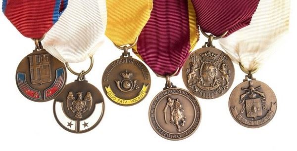 SIX MEDALS...  (ORDINI E MEDAGLIE - ITALIA, REPUBBLICA...)  - BRONZE, DIFFERENT SIZES - Auction Militaria, Medals and Orders of Chivalry - Bertolami Fine Art - Casa d'Aste