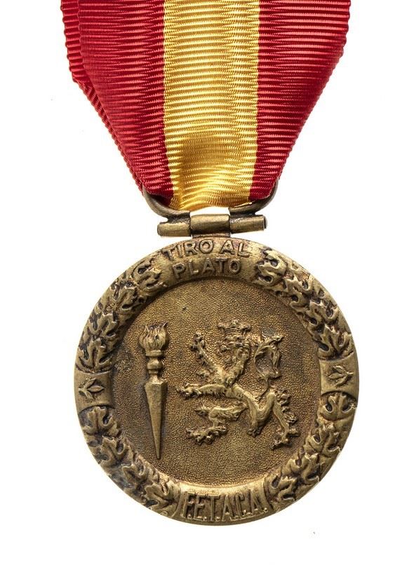 medal of the European Olympic pit championship...  (ORDINI E MEDAGLIE - spagna...)  - gilt silver, 37.6 mm - Auction Militaria, Medals and Orders of Chivalry - Bertolami Fine Art - Casa d'Aste
