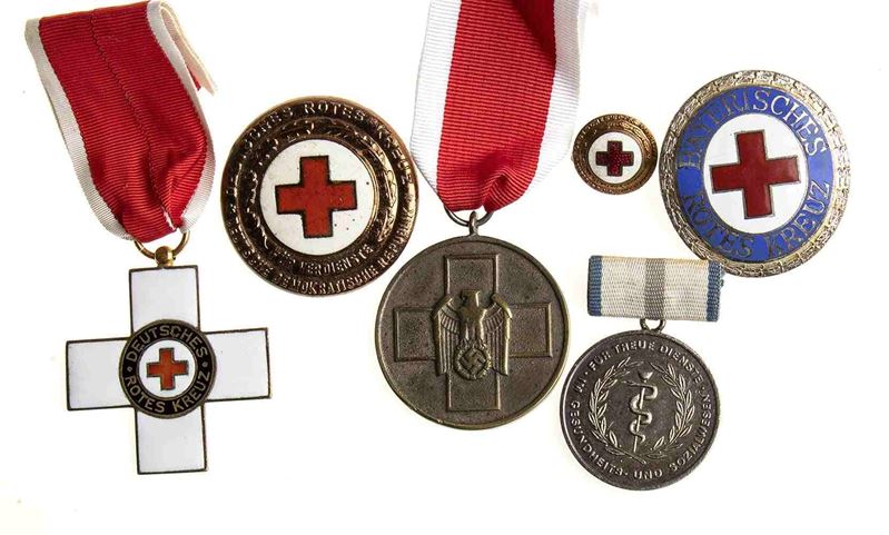 Lotto di Tre Medaglie e Tre Distintivi