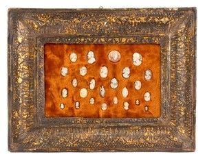 Raccolta di cammei italiani su conchiglia - XIX secolo...  - Auction  Mobili e Oggetti d'arte dal XVII all'inizio del XX secolo - Bertolami Fine Art - Casa d'Aste