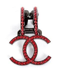 CHANEL
MONO ORECCHINO A CLIP
 ...  - Asta Fashion & Luxury, Memorabilia e Militaria - Bertolami Fine Art - Casa d'Aste