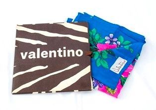 VALENTINO                     FOULARD IN SETA                             anni ...