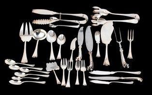 Servizio di posate italiano in argento da 12, 189 pezzi - Alessandria, argentie...  - Auction Gioielli, orologi, argenti, penne ed altri oggetti d'arte e da collezione. - Bertolami Fine Art - Casa d'Aste