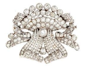 Spilla deco in platino e diamanti - Firmata S. BULGARI, anni '30.   ...