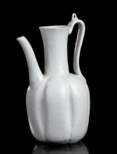 VERSATOIO IN PORCELLANA CON INVETRIATURA QINGBAI
Cina, dinastia Song, XI-XII se...