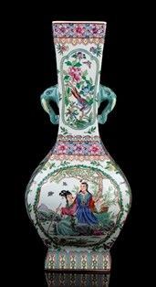 VASO IN PORCELLANA CON DECORO POLICROMO
Cina, XX secolo
...  - Asta Arte Asiatica, Africana e Precolombiana - Bertolami Fine Art - Casa d'Aste