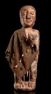 FIGURA FEMMINILE IN LEGNO E TESSUTO
Africa...  - Asta Arte Asiatica, Africana e Precolombiana - Bertolami Fine Art - Casa d'Aste