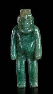 FIGURA STANTE IN GIADA VERDE
stile Olmeco...  - Auction Arte Asiatica, Africana e Precolombiana - Bertolami Fine Art - Casa d'Aste