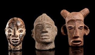 TRE TESTE, UNA IN BRONZO, UNA IN TERRACOTTA E UNA IN PIETRA
Africa...  - Asta Arte Asiatica, Africana e Precolombiana - Bertolami Fine Art - Casa d'Aste