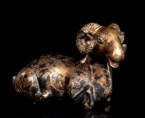 ARIETE IN METALLO PARZIALMENTE DORATO
Cina, dinastia Qing, XIX secolo...