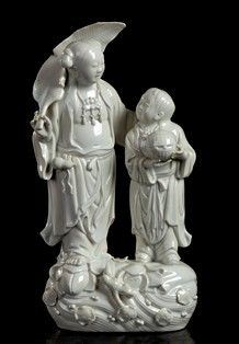 GRUPPO IN PORCELLANA 'BLANC DE CHINE'
Cina, XX secolo...  - Auction Arte Asiatica, Africana e Precolombiana - Bertolami Fine Art - Casa d'Aste