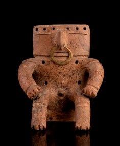 FIGURA IN CERAMICA CON ANELLO IN  ORO
Colombia, cultura Quimbaya...  - Asta Arte Asiatica, Africana e Precolombiana - Bertolami Fine Art - Casa d'Aste