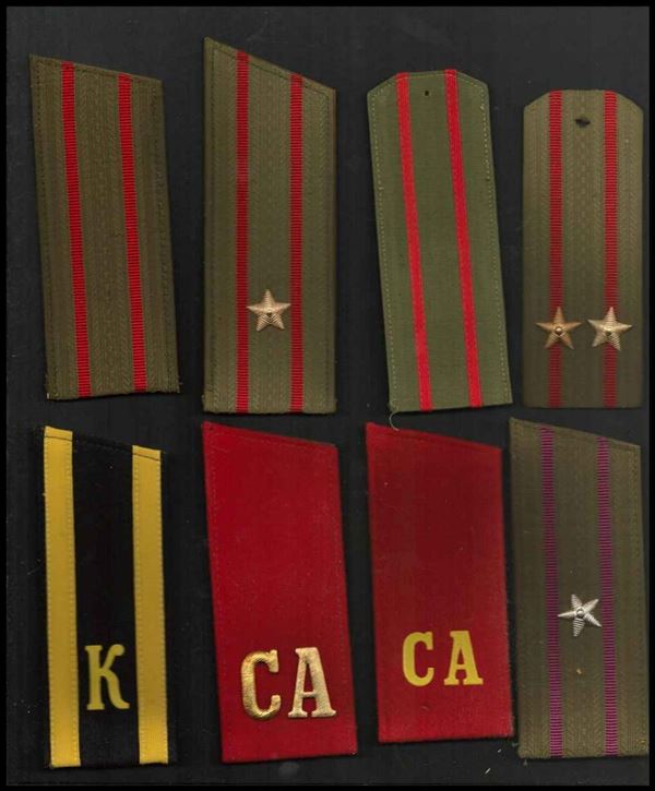 Lotto di 20 coppie di controspalline e 15 singole...  - Asta Fashion, Memorabilia e Militaria con una collezione di Cimeli di Juan ed Evita Peròn - Bertolami Fine Art - Casa d'Aste