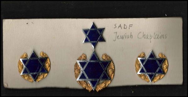 Lotto di 4 distintivi da rabino militare...