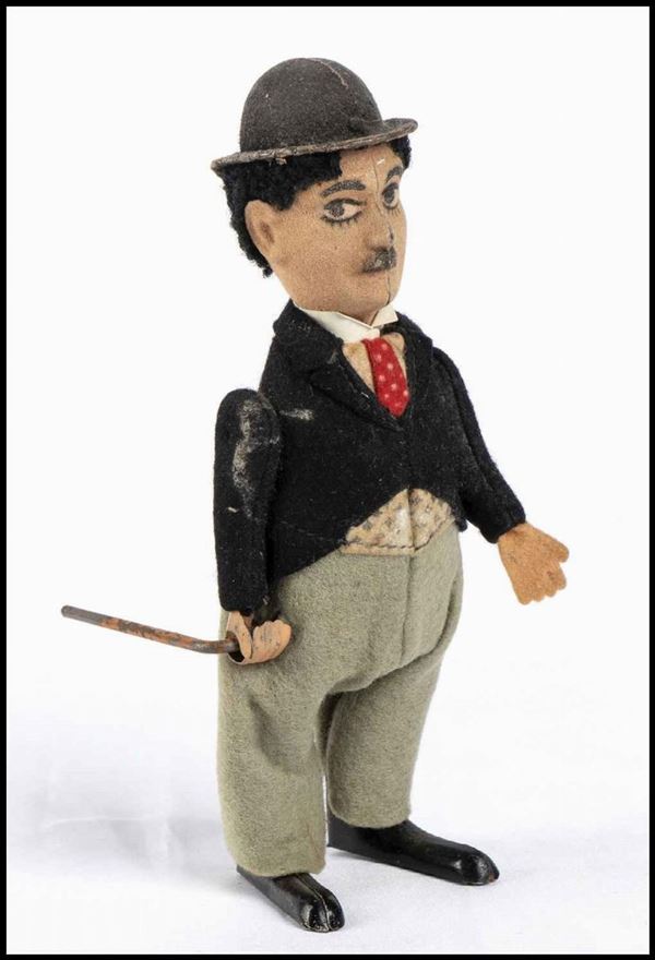 Charlot (Charlie Chaplin)...  - Auction MILITARIA, ORDINI CAVALLERESCHI, AUTOGRAFI E MEMORABILIA Con importanti cimeli storici, sportivi, musicali, del mondo del cinema e dello spettacolo - Bertolami Fine Art - Casa d'Aste