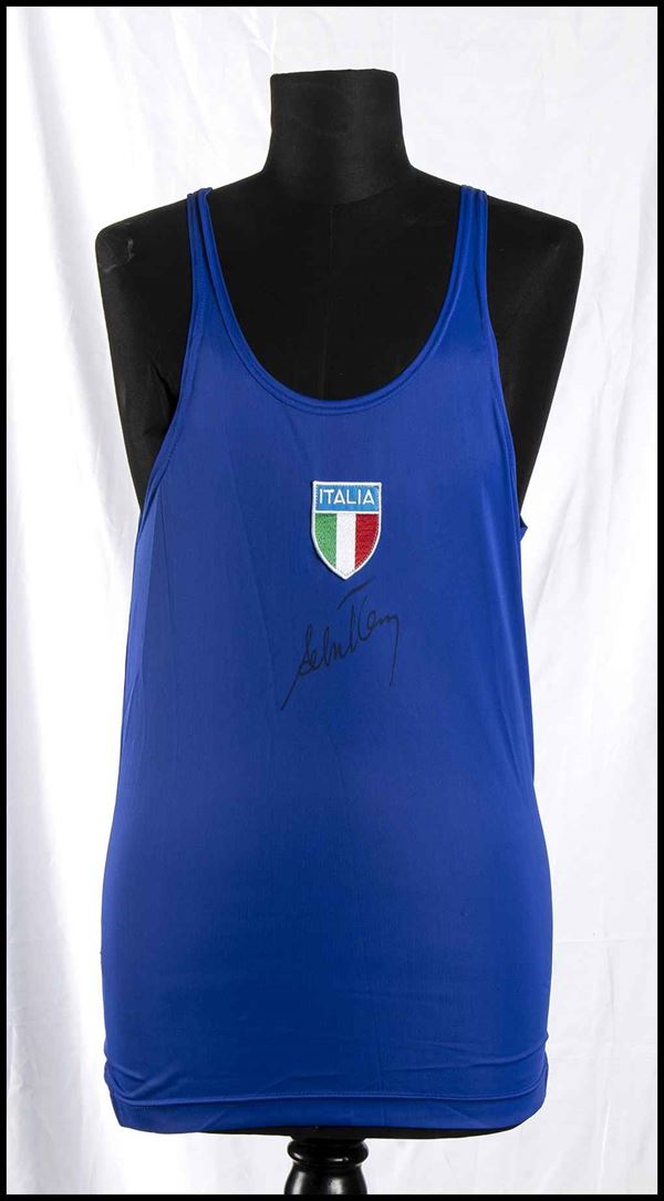 Cova, Alberto  (Inverigo, 1 dicembre 1958) - Signed light blue undershirt...