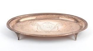 Salver edoardiano inglese - Londra 1909, maestri argentieri MUNSEY & Co. Ltd...  - Asta Gioielli, argenti, orologi, avori e cabinet de curiosités - Bertolami Fine Art - Casa d'Aste