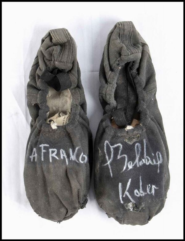 Belarbi, Kader (Grenoble, 18 novembre 1962) : Signed dance shoes...  (Memorabilia Spettacolo, Cinematografia...)  - Auction Memorabilia. History & Movie - Bertolami Fine Art - Casa d'Aste