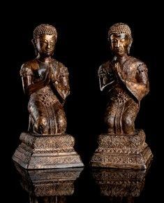 COPPIA DI OFFERENTI IN BRONZO CON TRACCE DI DORATURA : Thailandia, XIX secolo

Le due figure in ginocchio su base a sezione rettangola...  - Auction Arte Asiatica e Tribale - Bertolami Fine Art - Casa d'Aste