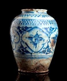 VASO IN CERAMICA &#8216;BIANCO E BLU&#8217; - Persia, XIX secolo

25,5 x 18 cm

Provenienza: collezione privata italiana....