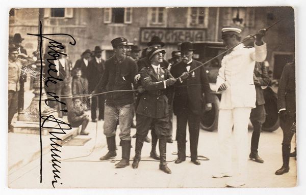 D'Annunzio, Gabriele (Pescara 1863 - Gardone Riviera 1938) - Foto autografata, Fiume...